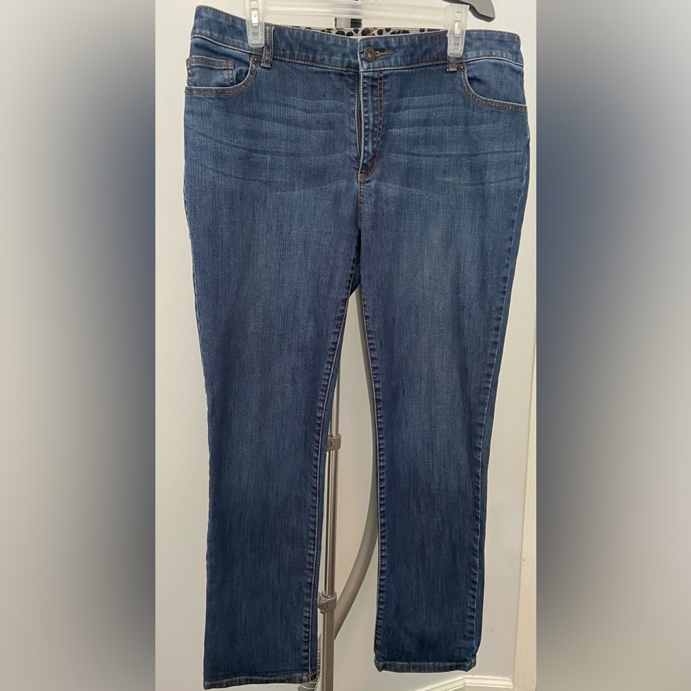 Chicos women’s jeans size 2.5 (14)